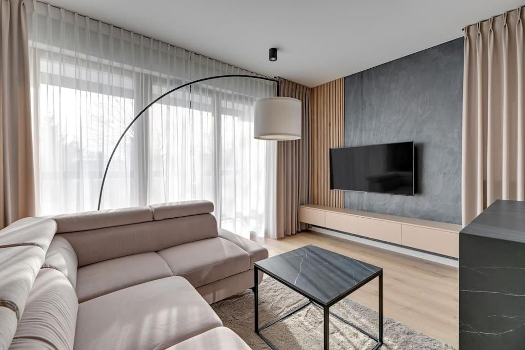 Zajezdnia Wrzeszcz 2 By Grand Apartments Danzig Exterior foto
